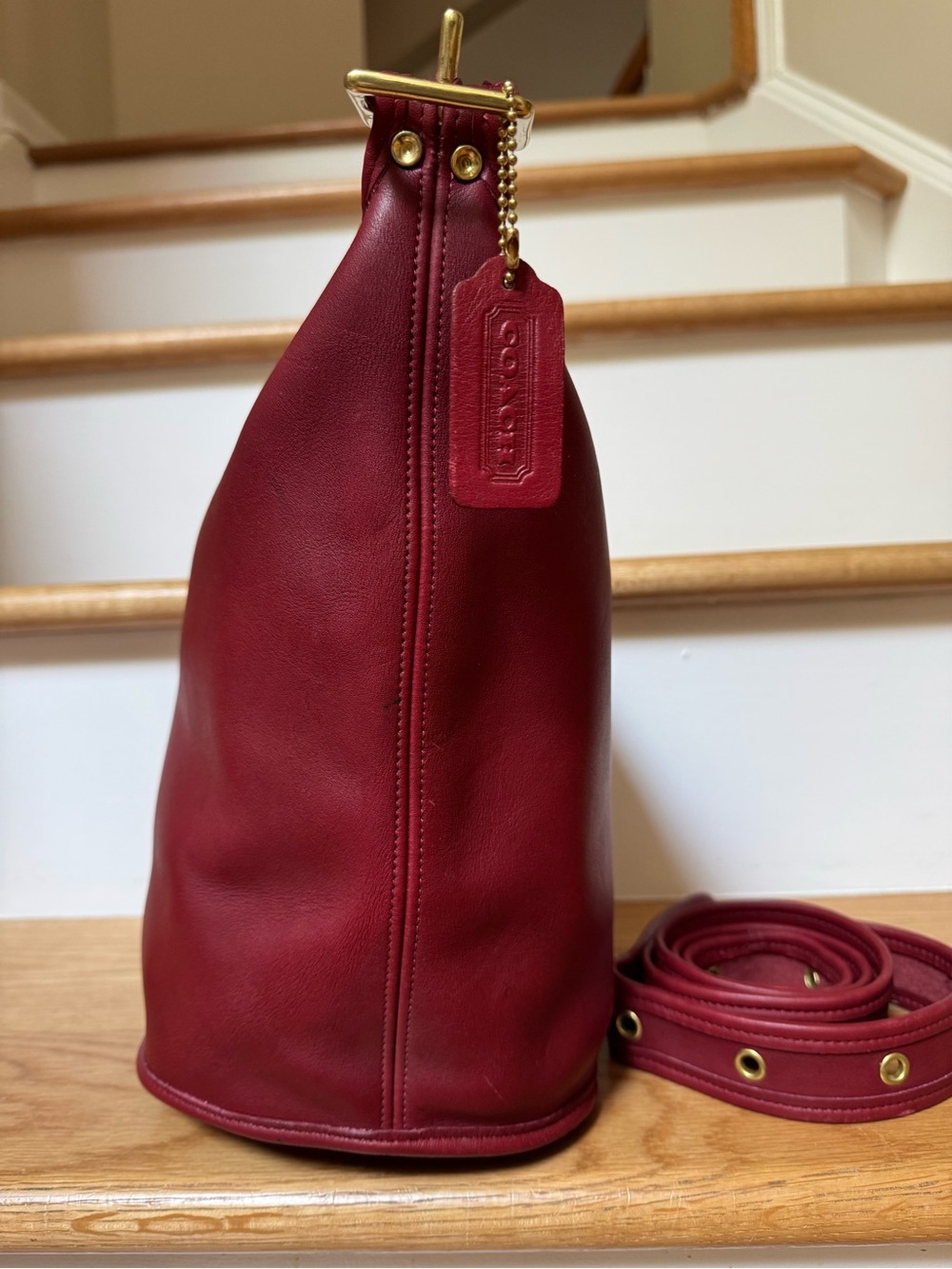 Vintage Coach Helen’s Legacy 9953 Red Leather Duffle Bucket Bag - Picture 3 of 14